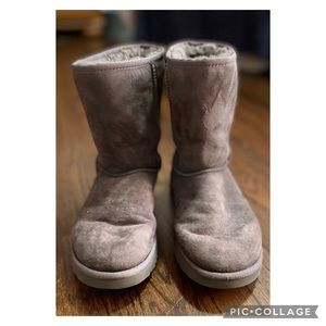 Gray Uggs; Sz 9